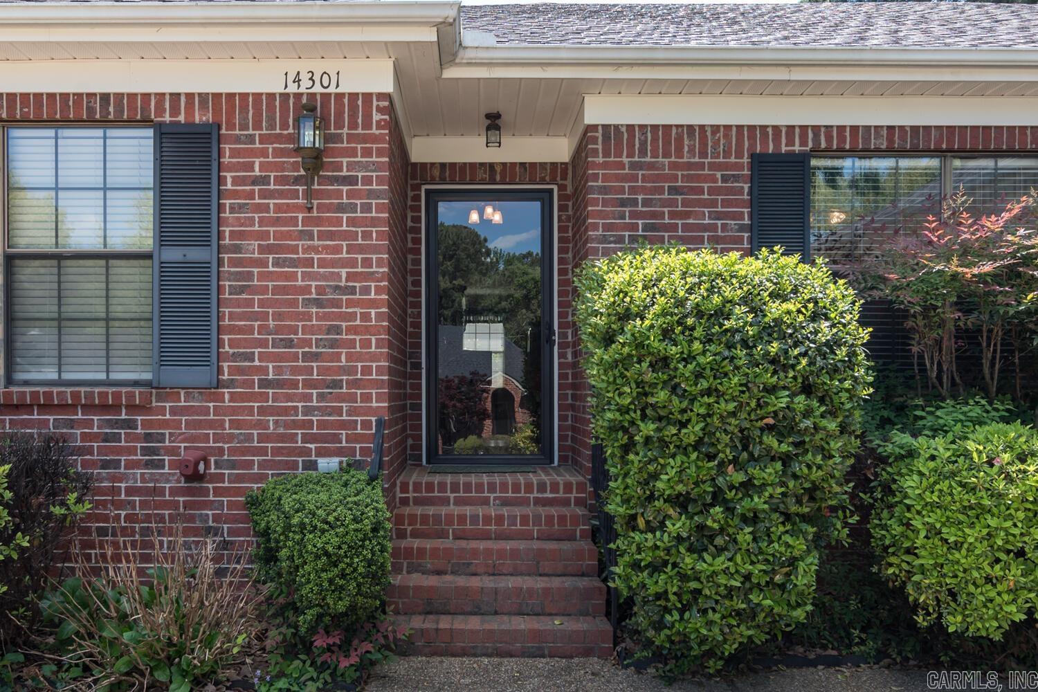 WESTBURY - Residential