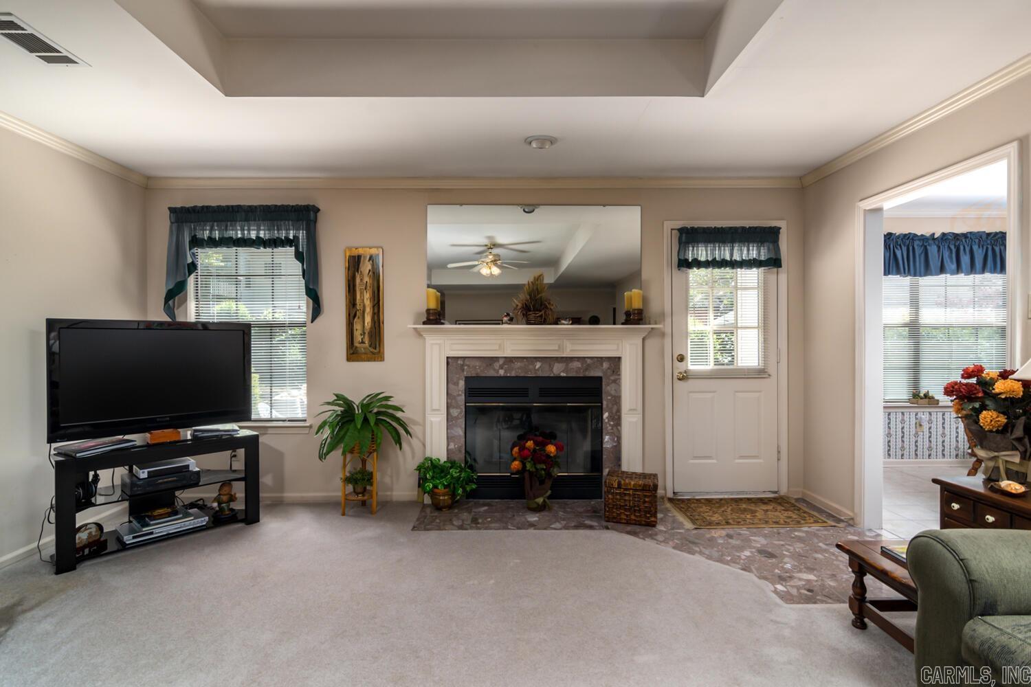 WESTBURY - Residential