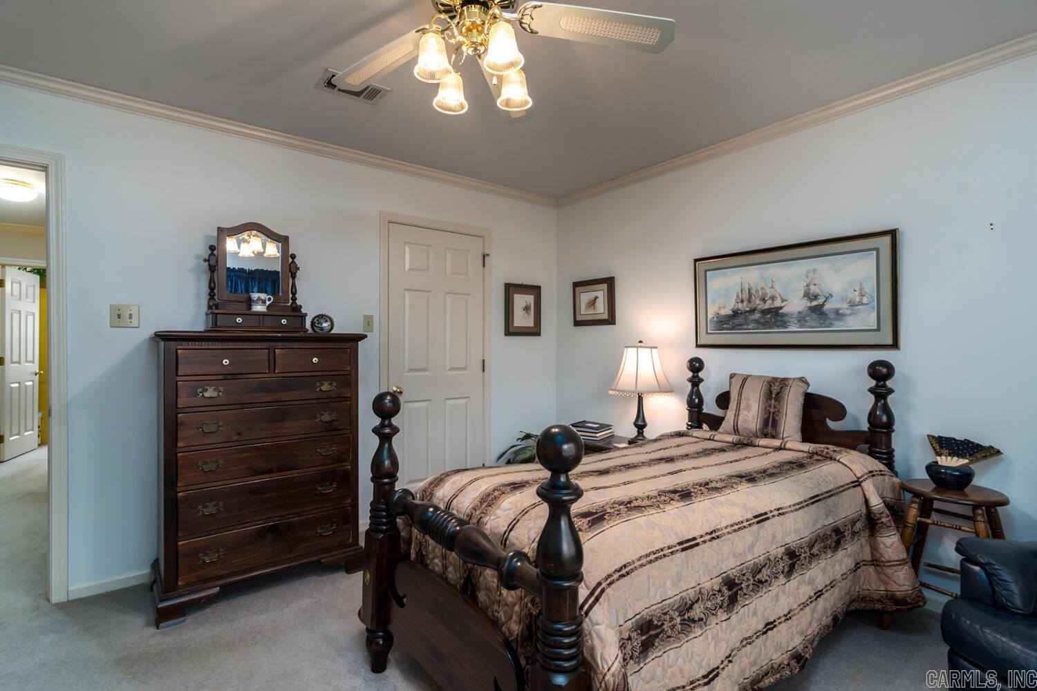 WESTBURY - Residential