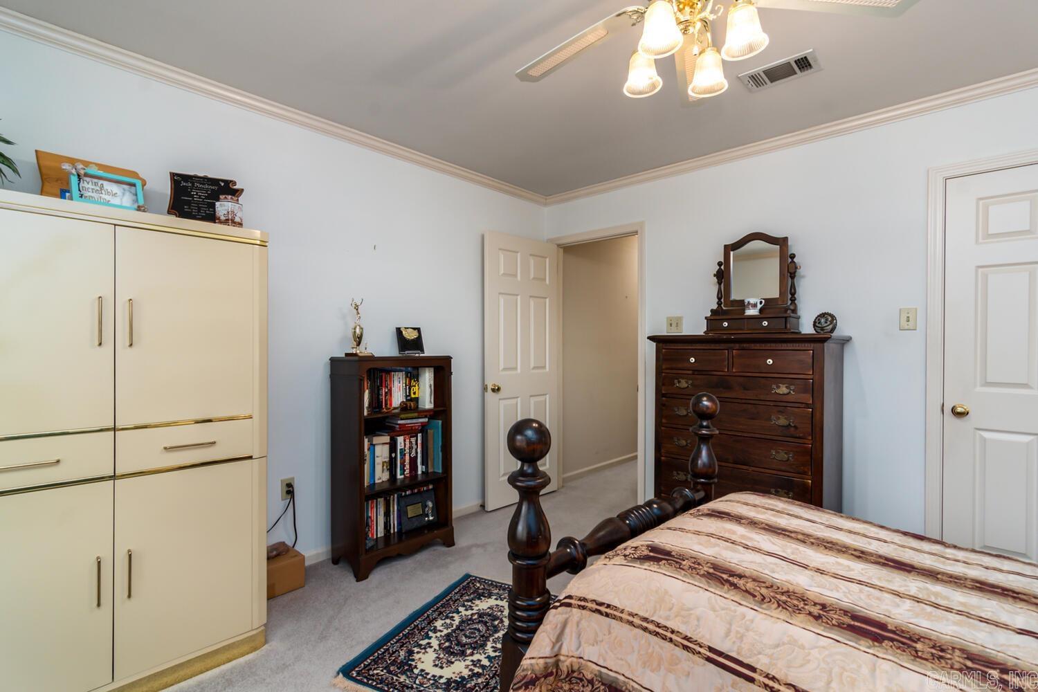 WESTBURY - Residential