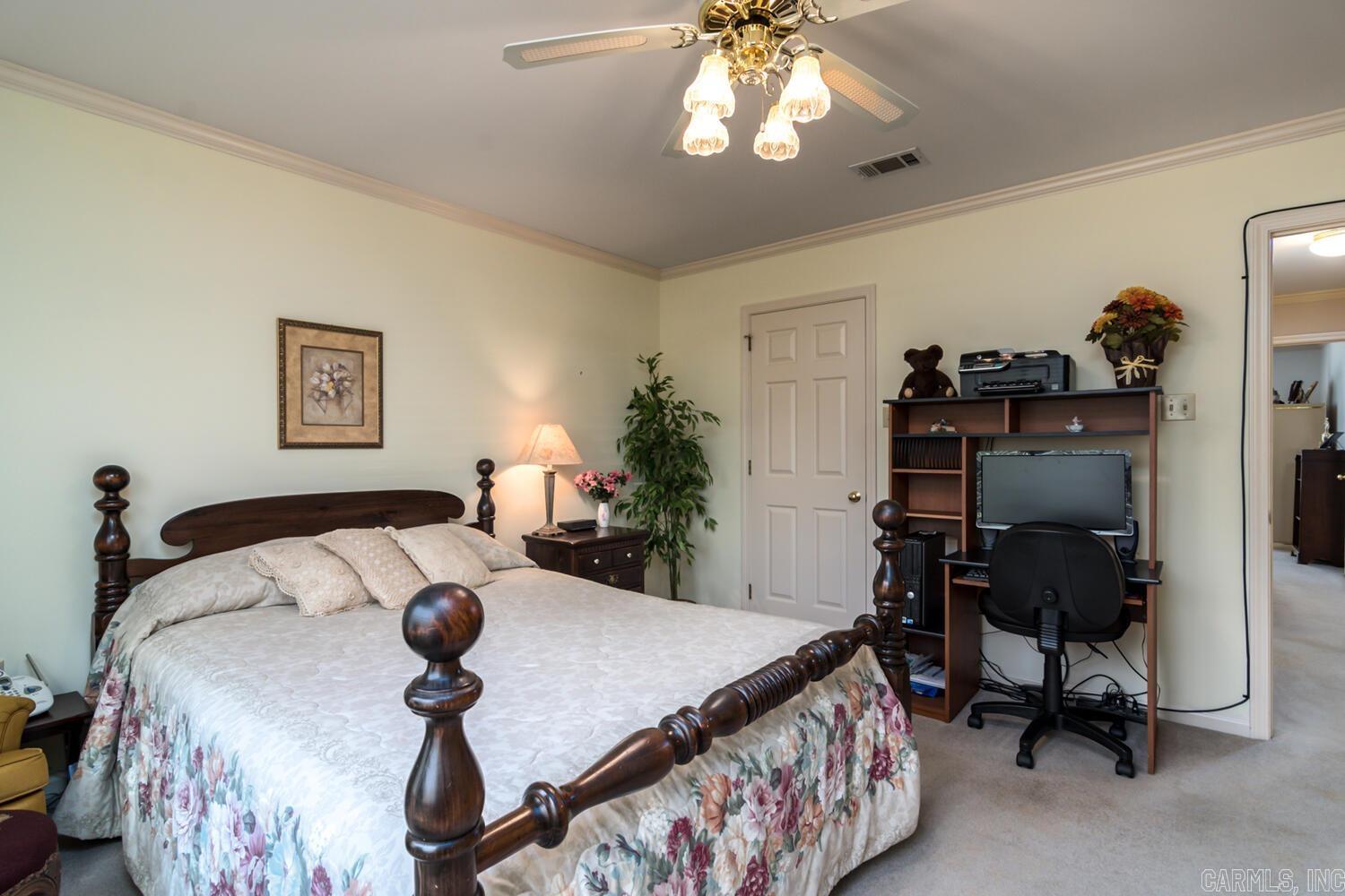 WESTBURY - Residential