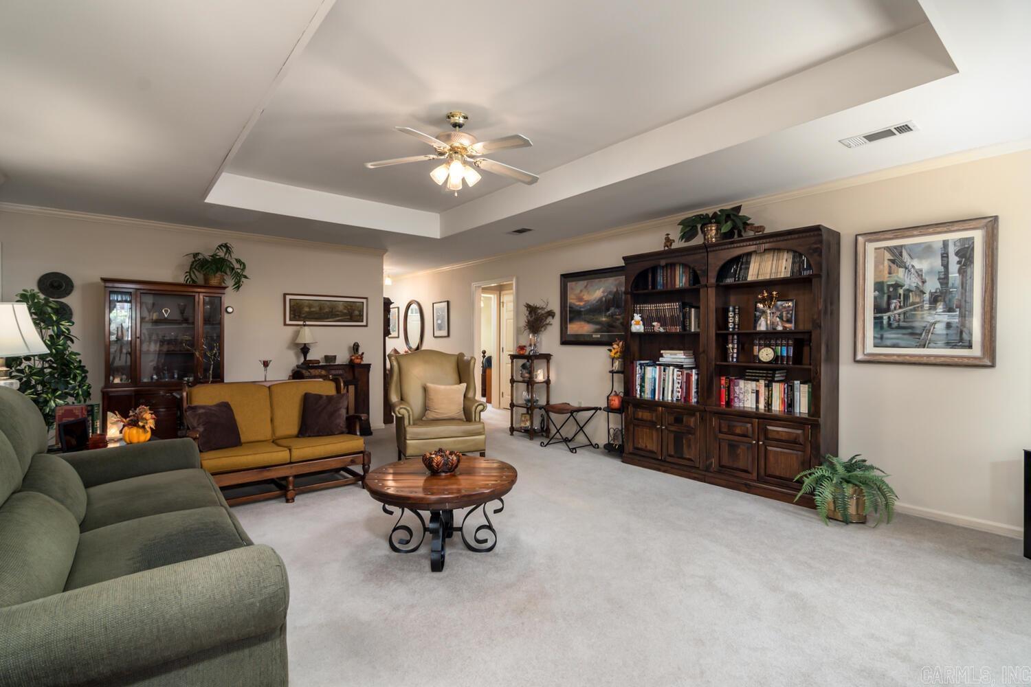 WESTBURY - Residential