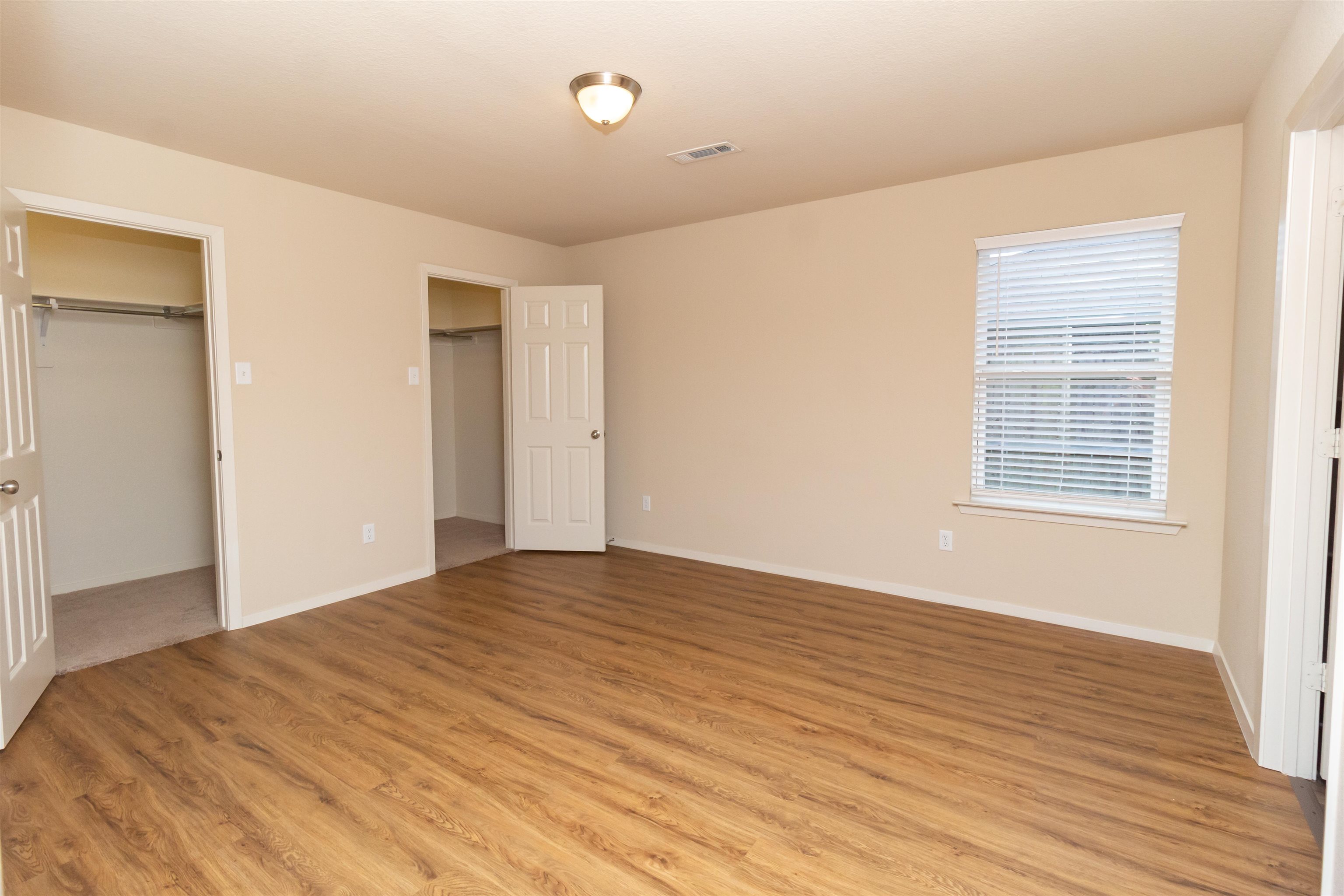 EMERALD MOUNTAIN - Residential