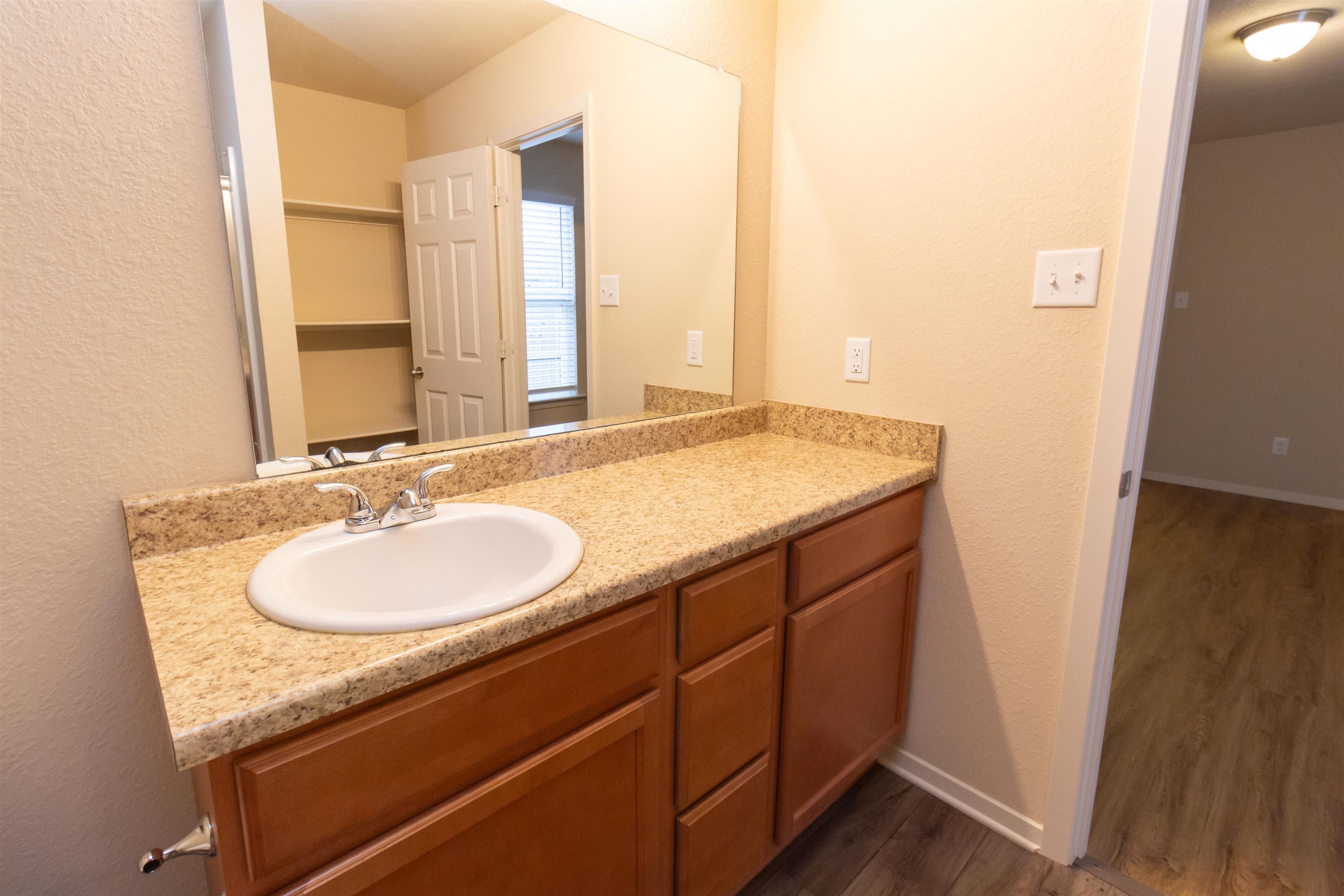 EMERALD MOUNTAIN - Residential