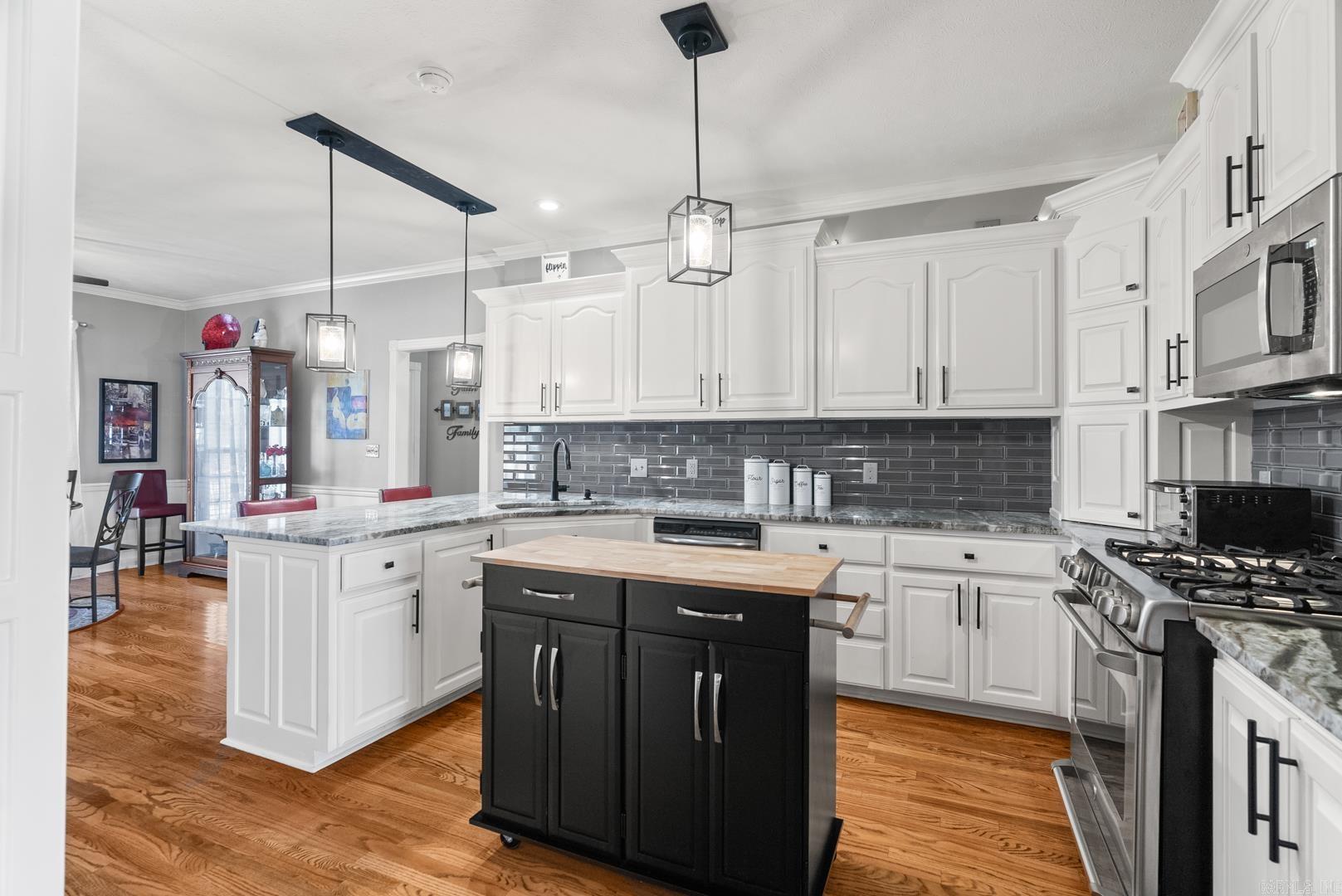 COUNTRY COVE ESTATES - Residential