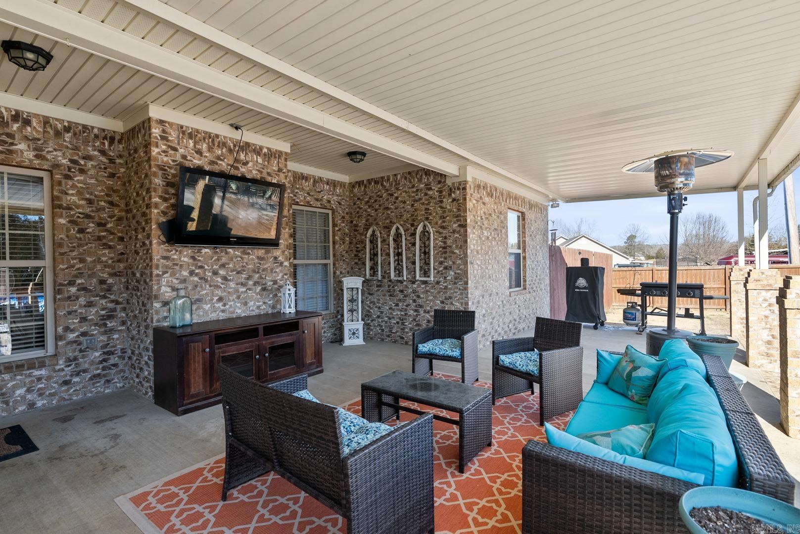 COUNTRY COVE ESTATES - Residential