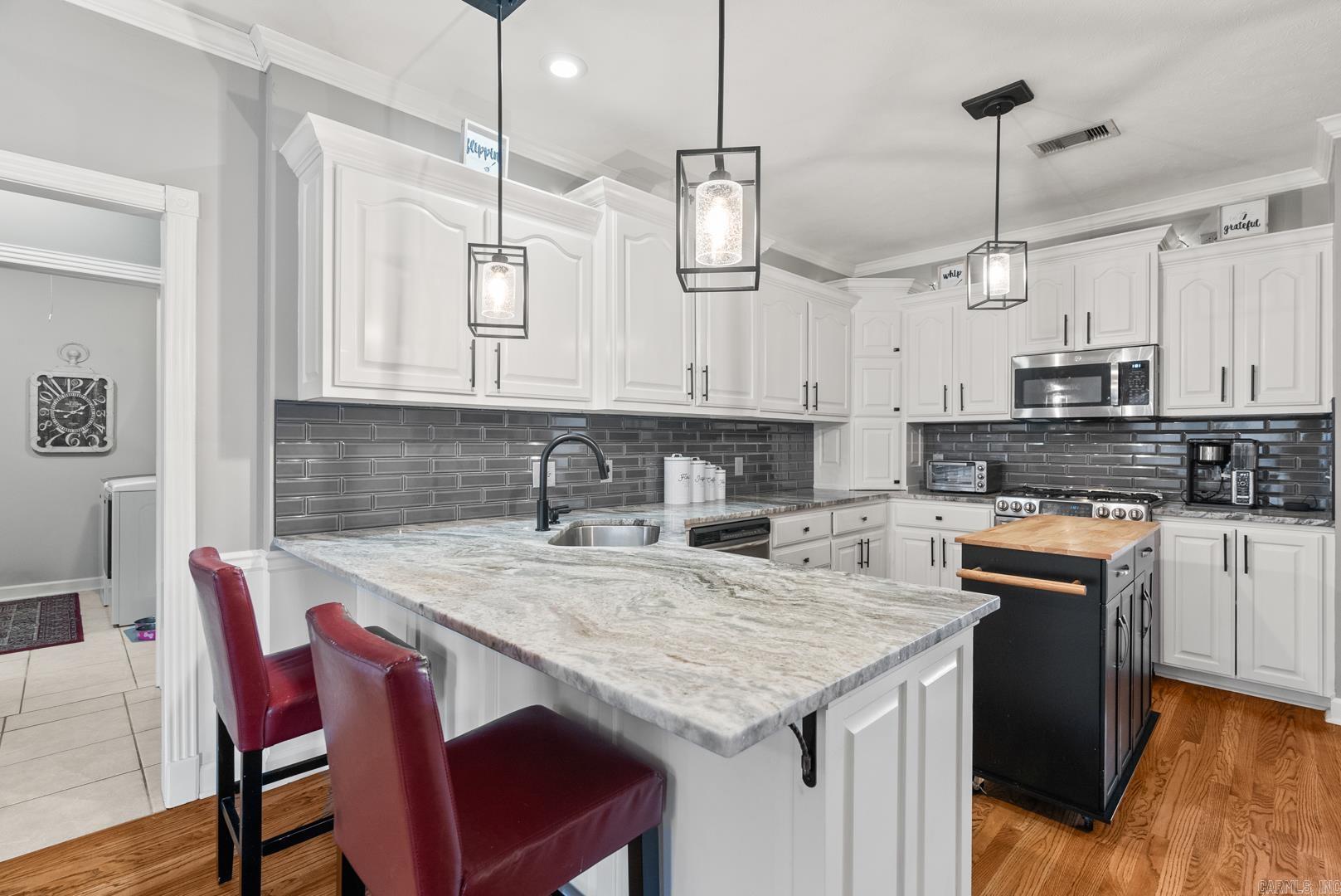 COUNTRY COVE ESTATES - Residential