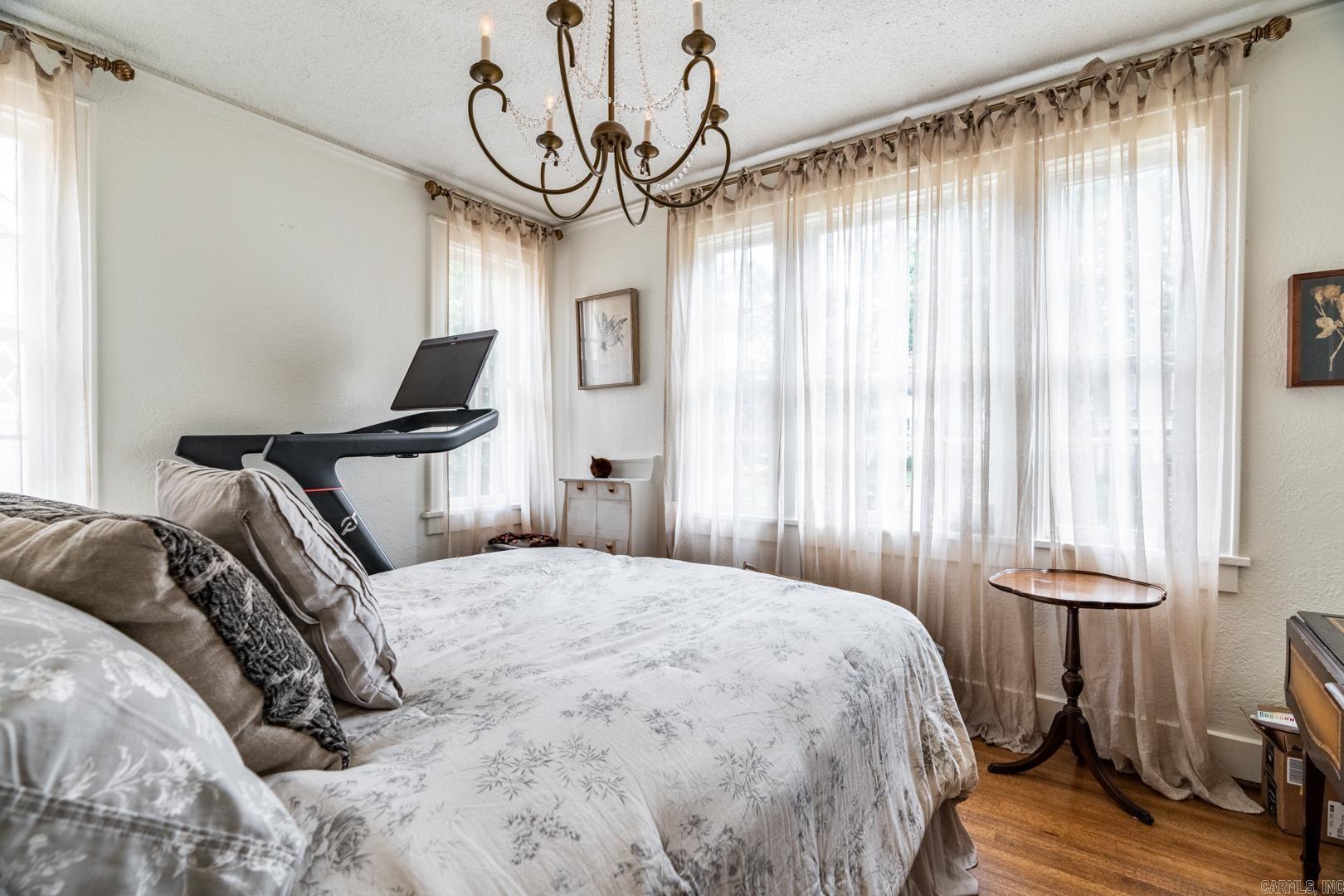 NEWTONS - Residential