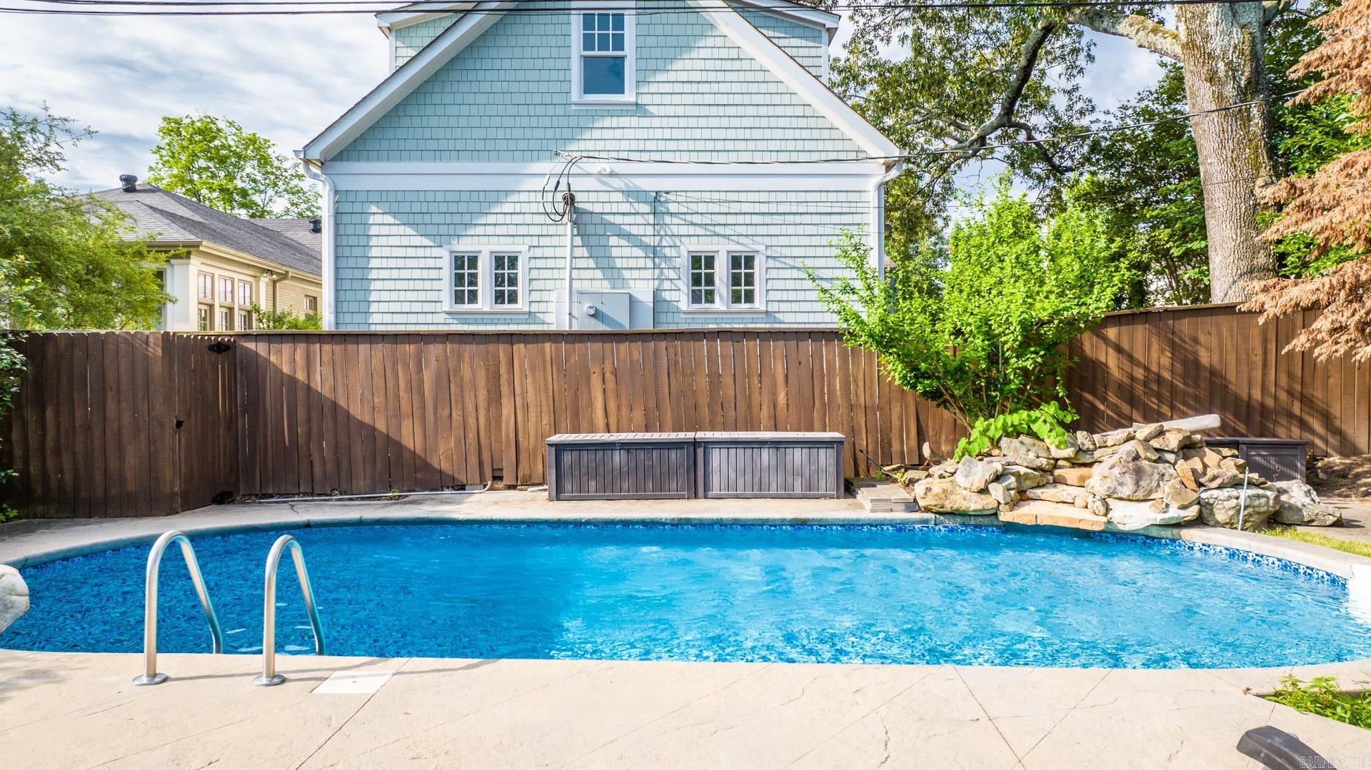 NEWTONS - Residential