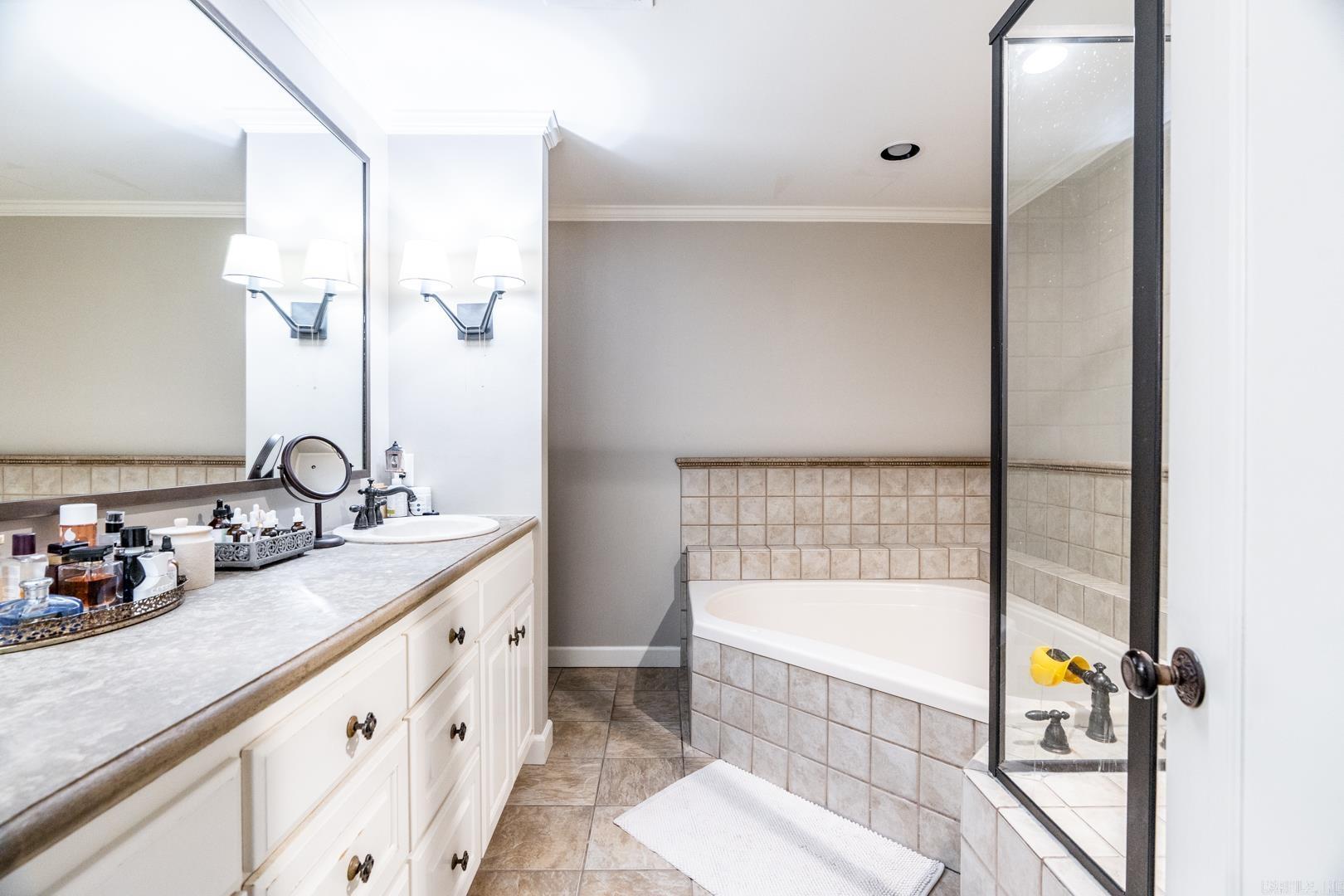 NEWTONS - Residential