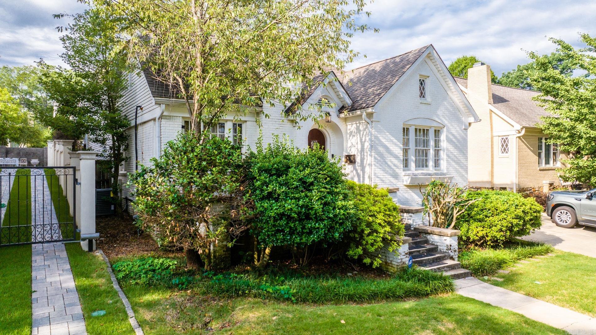 NEWTONS - Residential