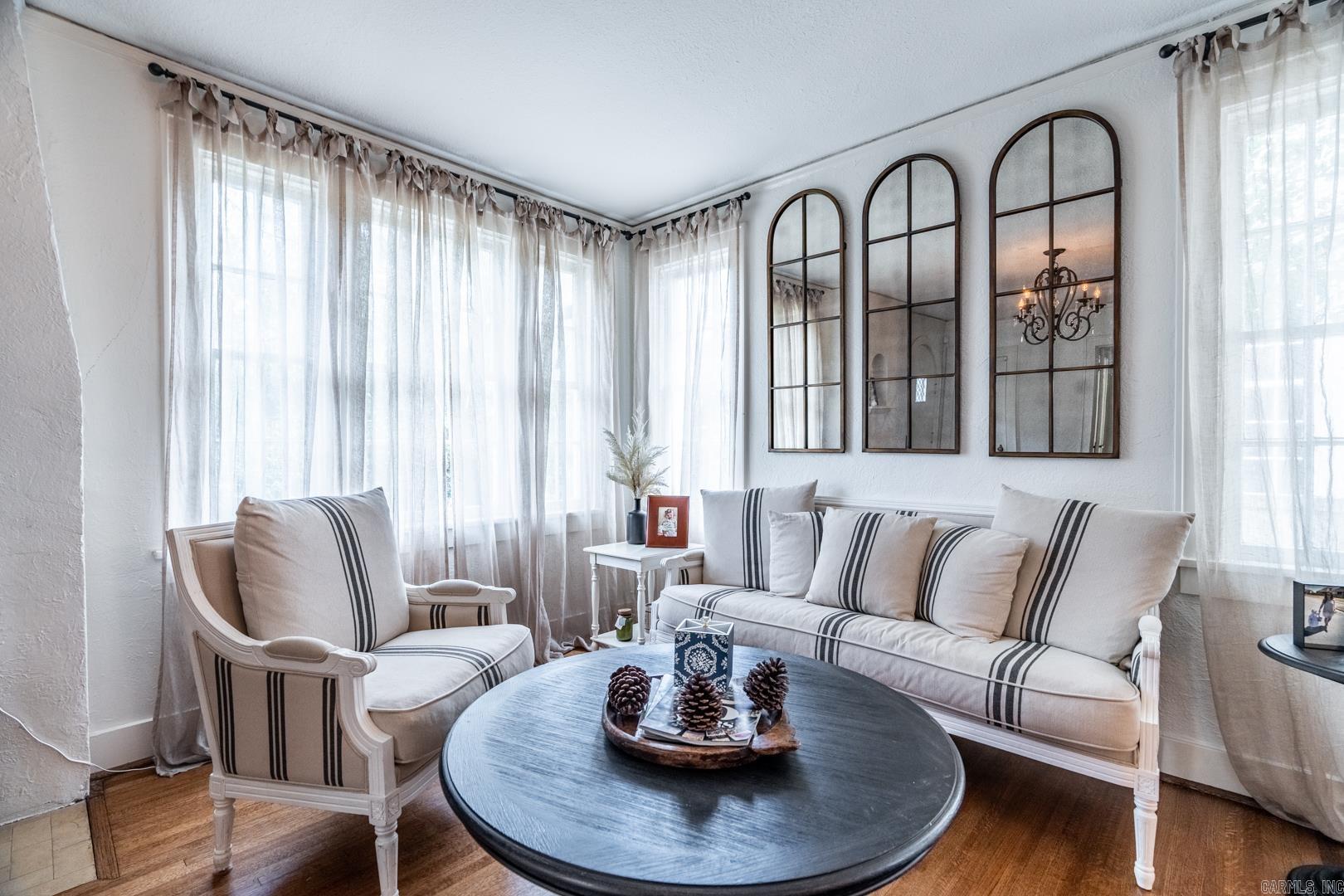 NEWTONS - Residential