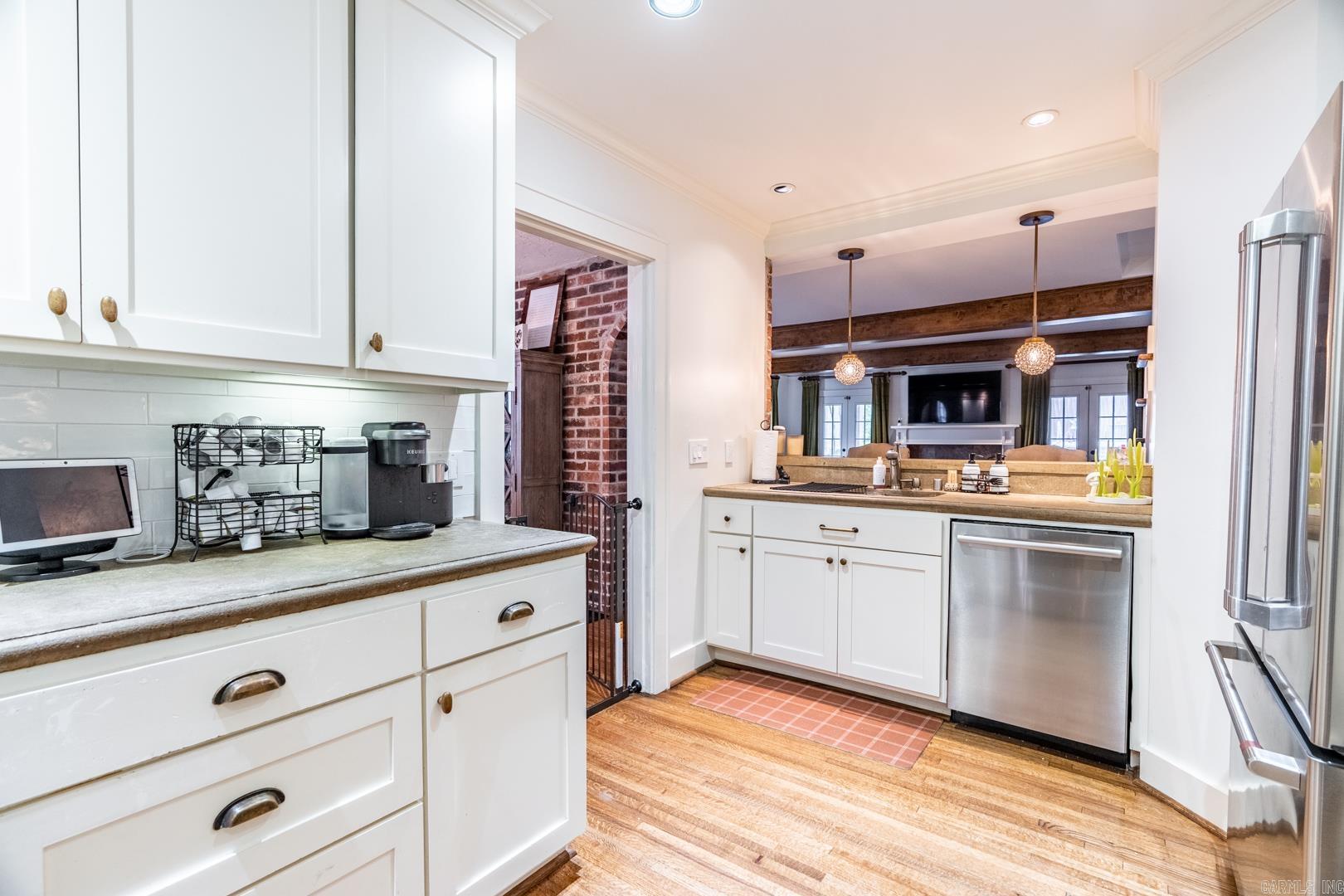 NEWTONS - Residential