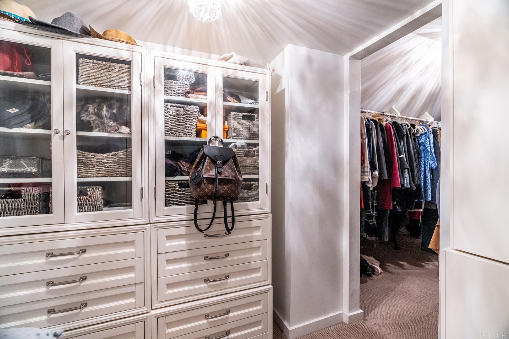 NEWTONS - Residential