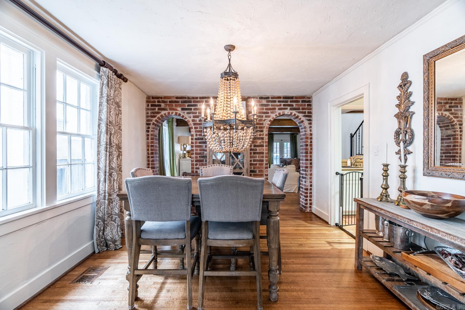 NEWTONS - Residential