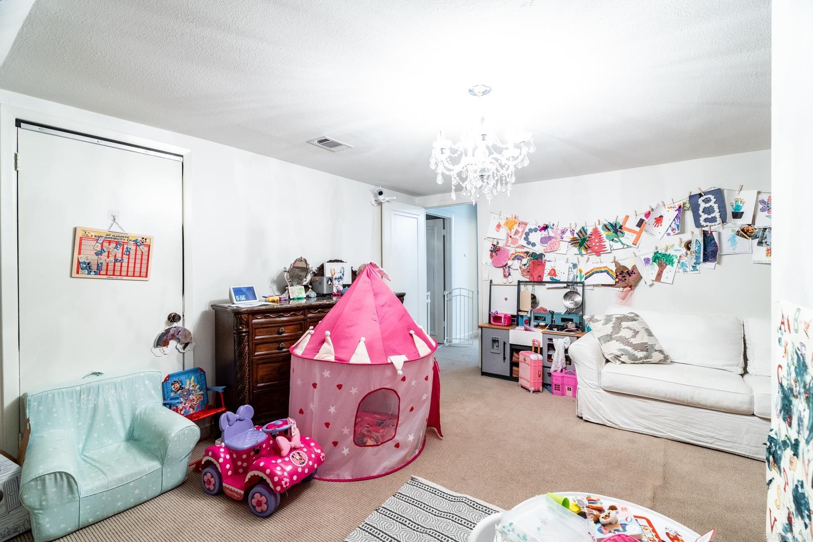 NEWTONS - Residential