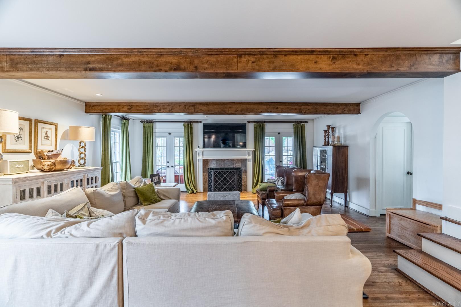 NEWTONS - Residential