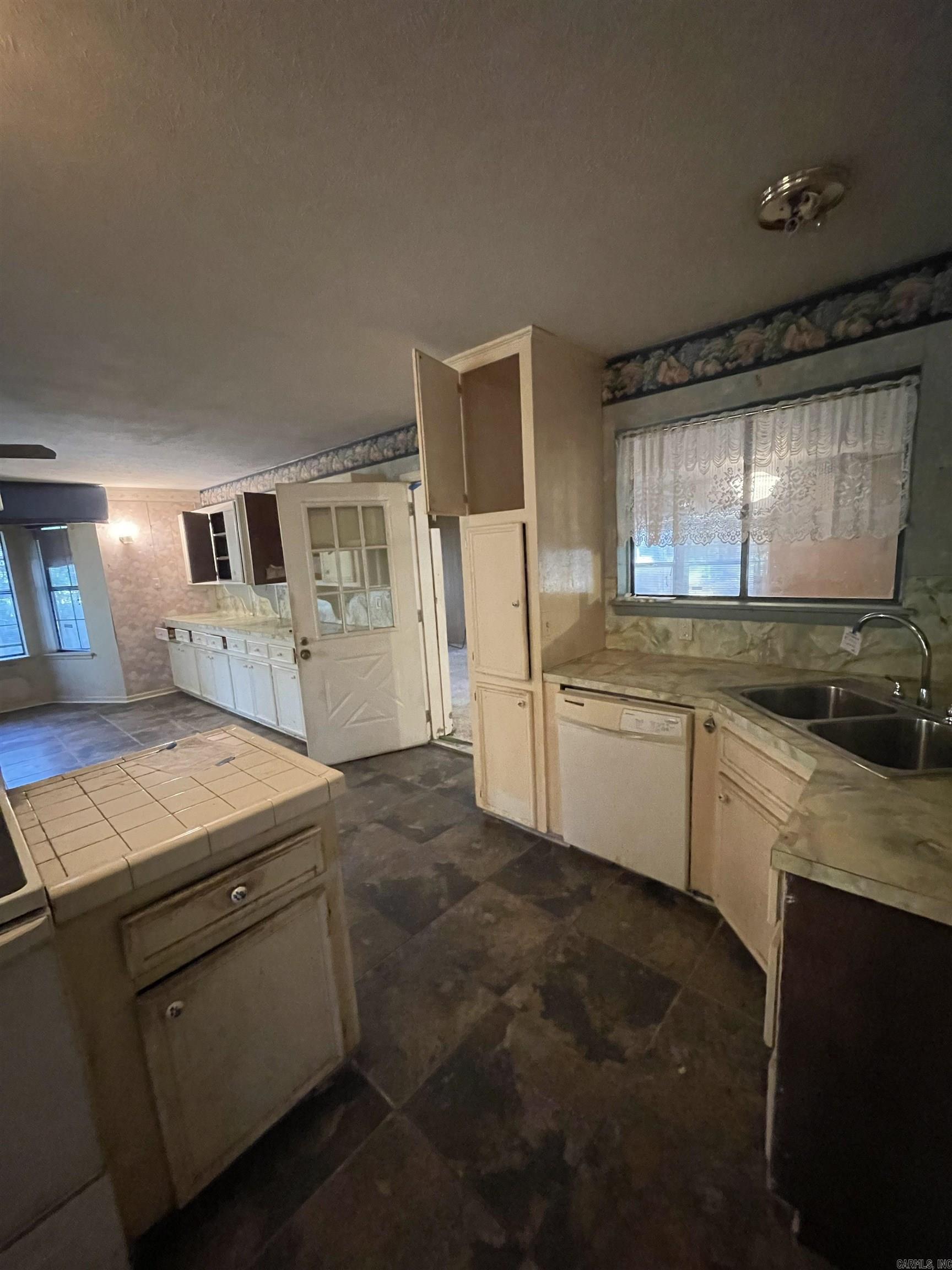 THOUSAND OAKS - Residential