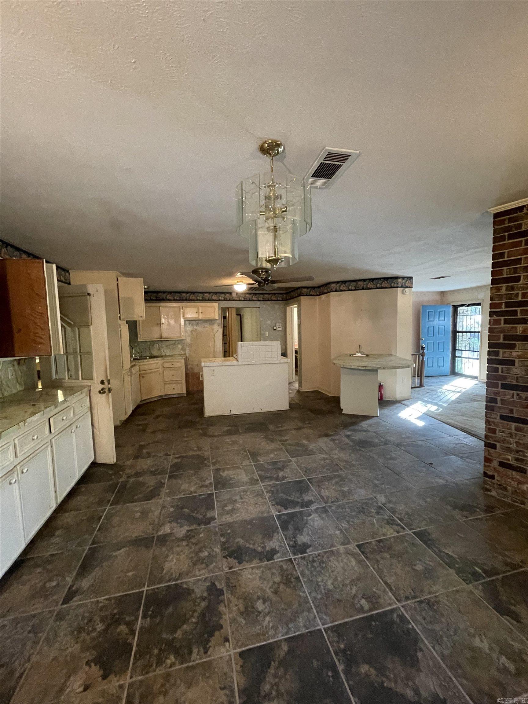 THOUSAND OAKS - Residential