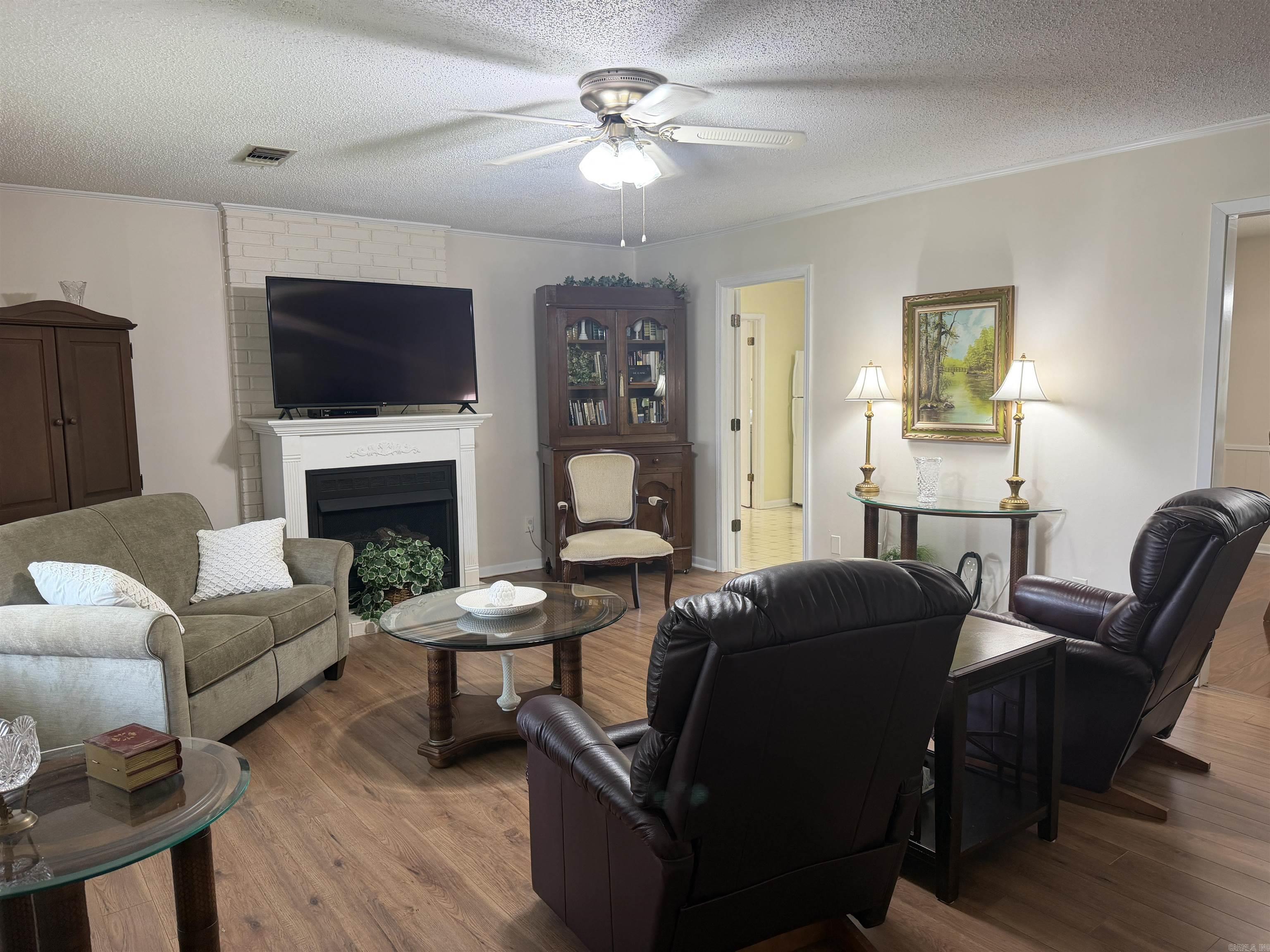 COLONIAL PARK - Residential