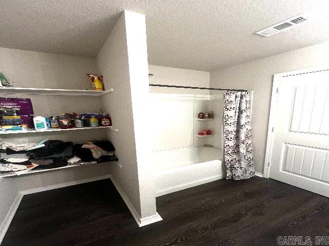 OAKLAND GROVE ESTATES - Residential