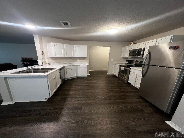 OAKLAND GROVE ESTATES - Residential