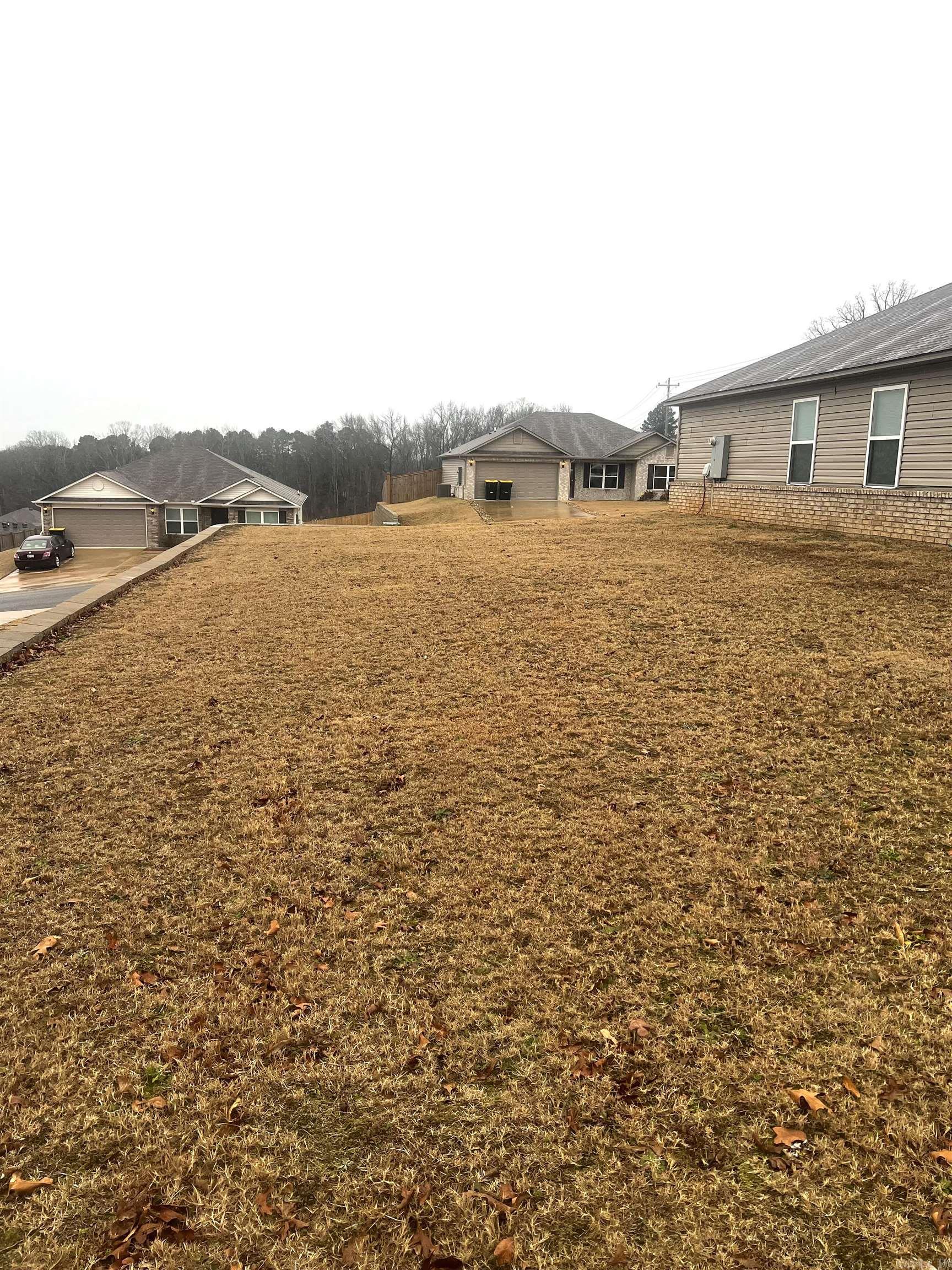 OAKLAND GROVE ESTATES - Residential