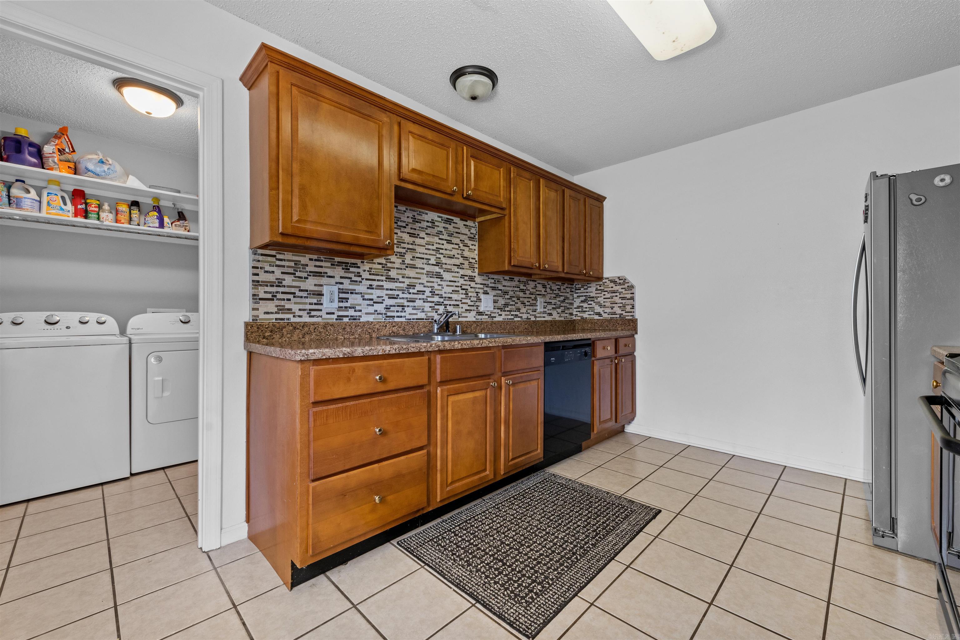 MEADOWLAKE - Residential