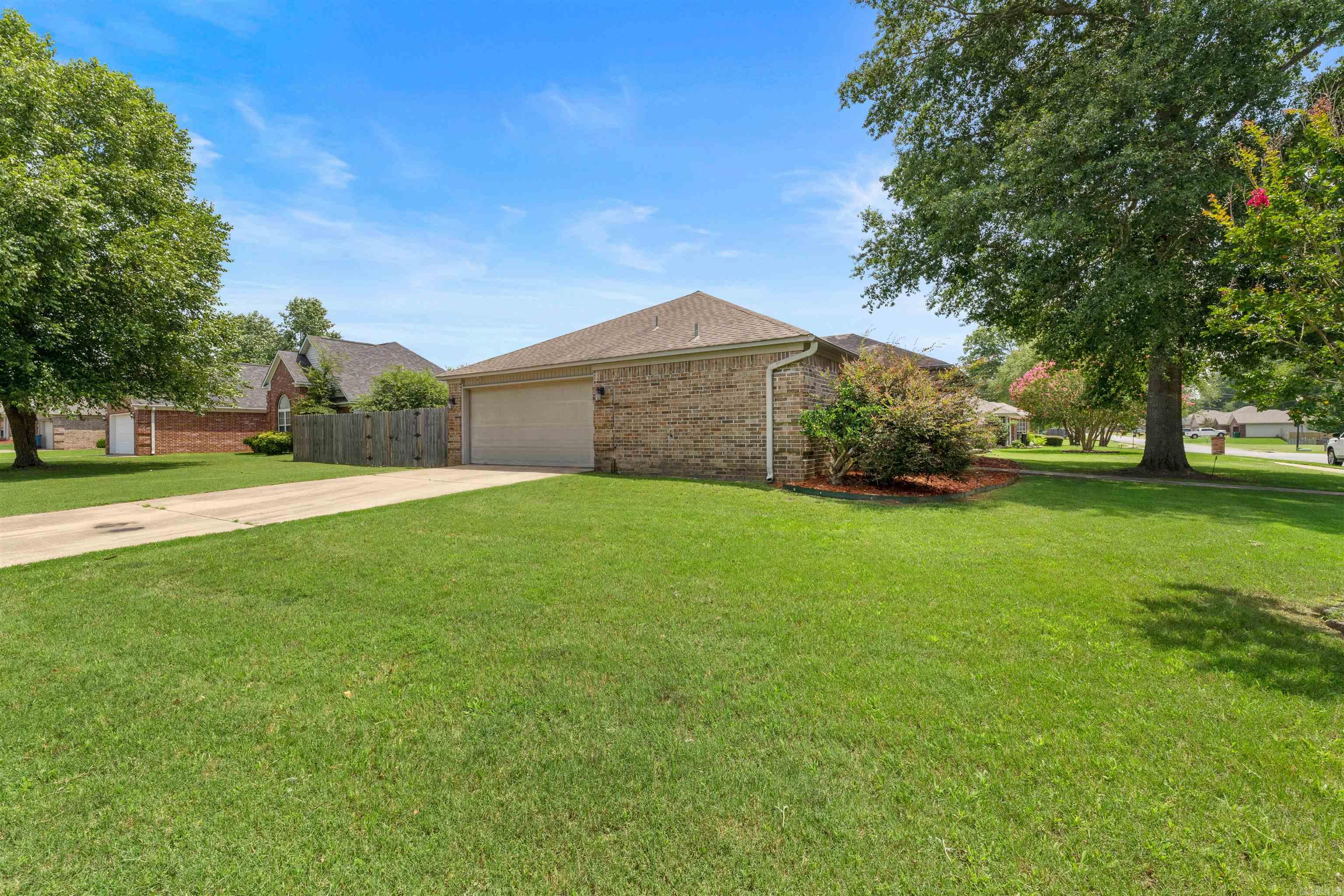 MEADOWLAKE - Residential