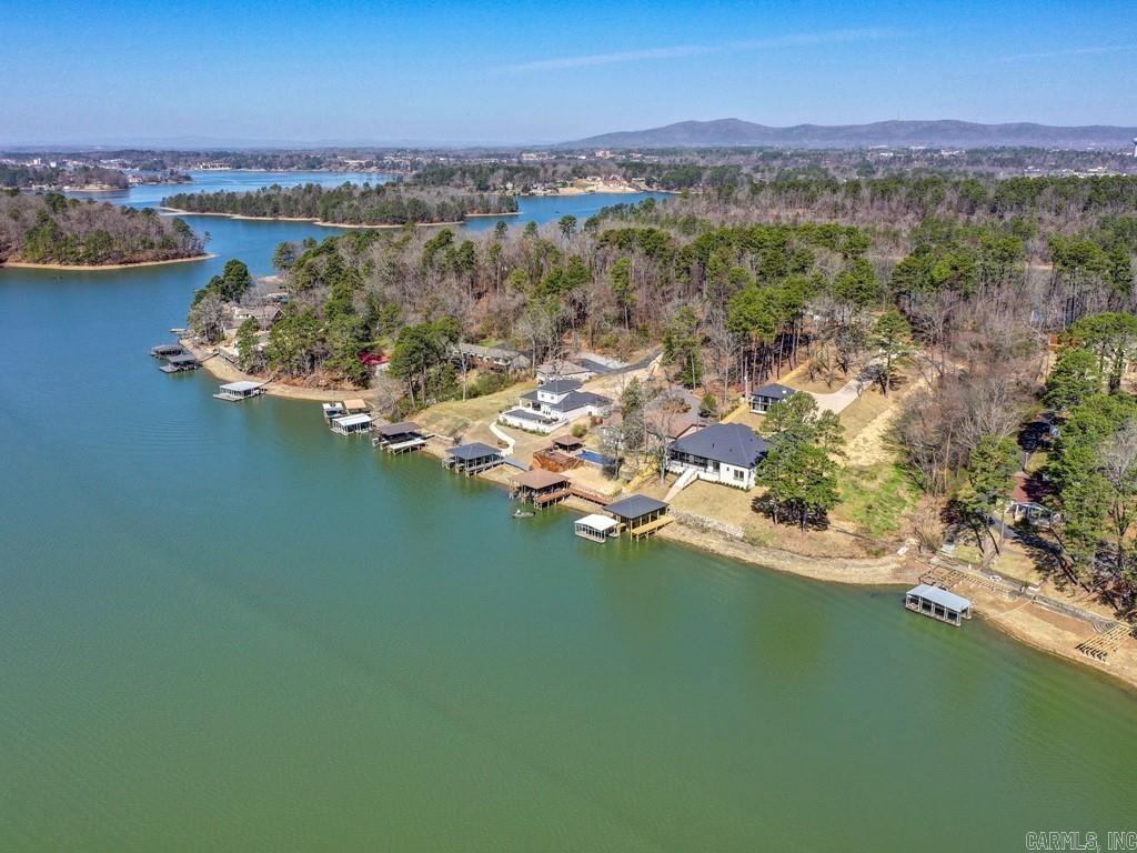 ARKRIDGE LAKE ESTATES - Residential
