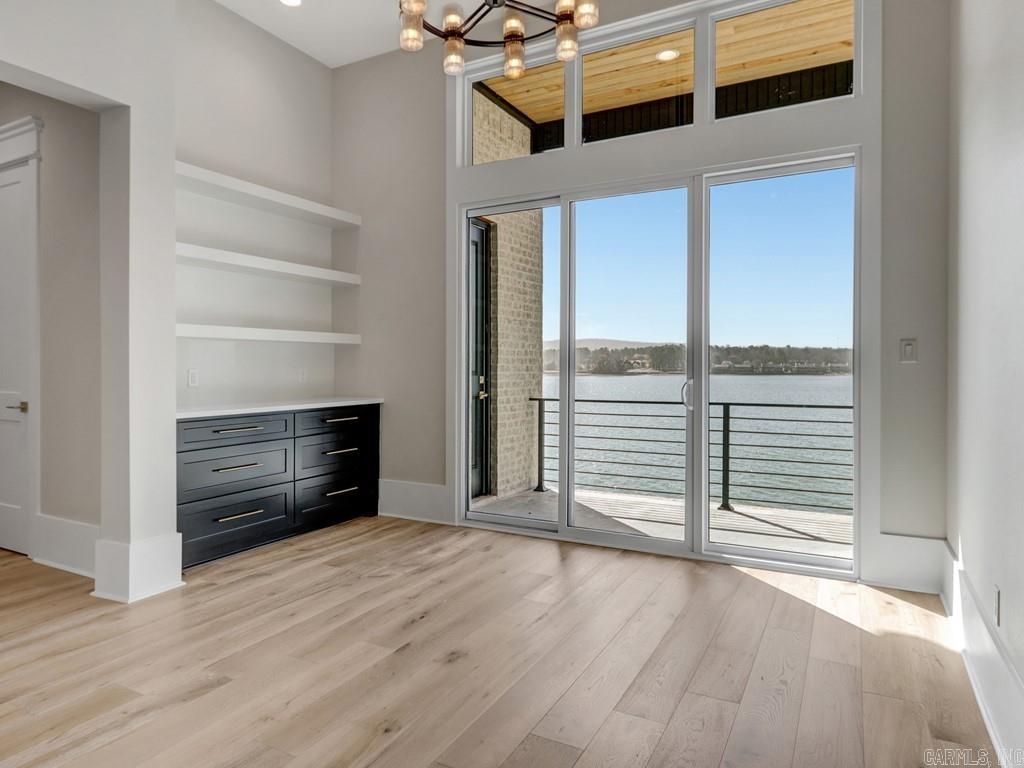 ARKRIDGE LAKE ESTATES - Residential