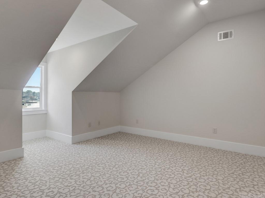 ARKRIDGE LAKE ESTATES - Residential