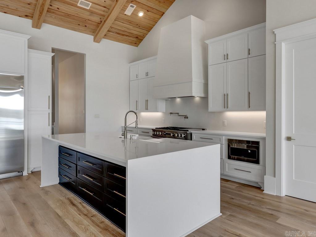 ARKRIDGE LAKE ESTATES - Residential