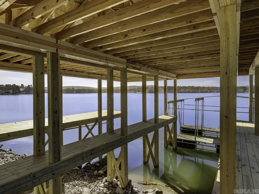 ARKRIDGE LAKE ESTATES - Residential