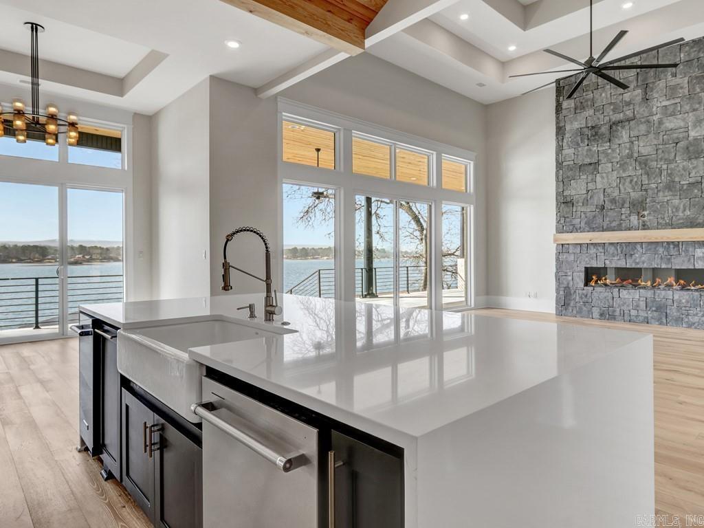 ARKRIDGE LAKE ESTATES - Residential