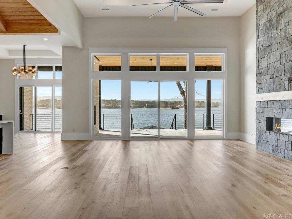ARKRIDGE LAKE ESTATES - Residential