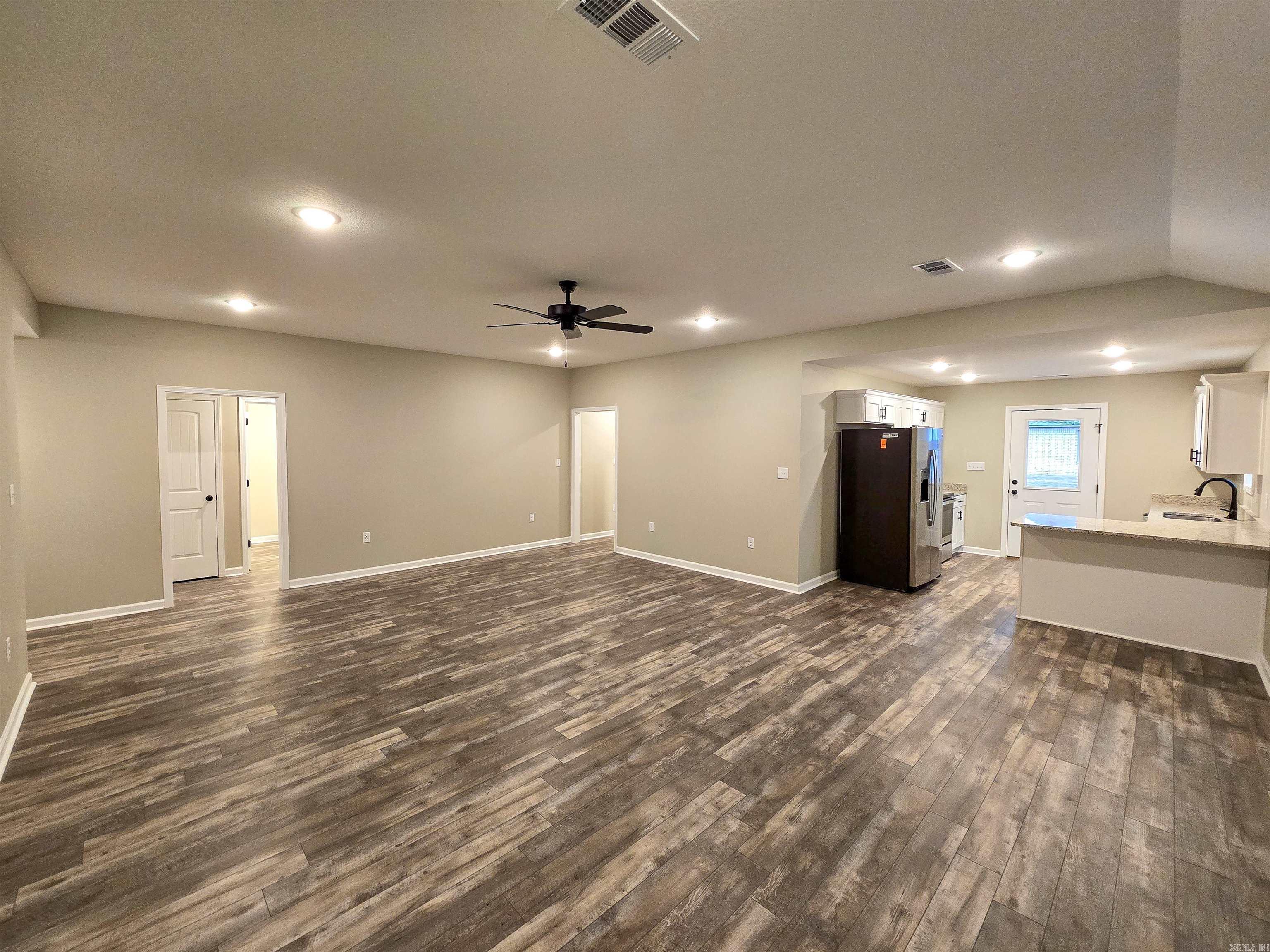 BROOKSHIRE PLACE - Residential Lease