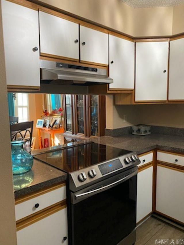Brentwood Townhouse - Residential