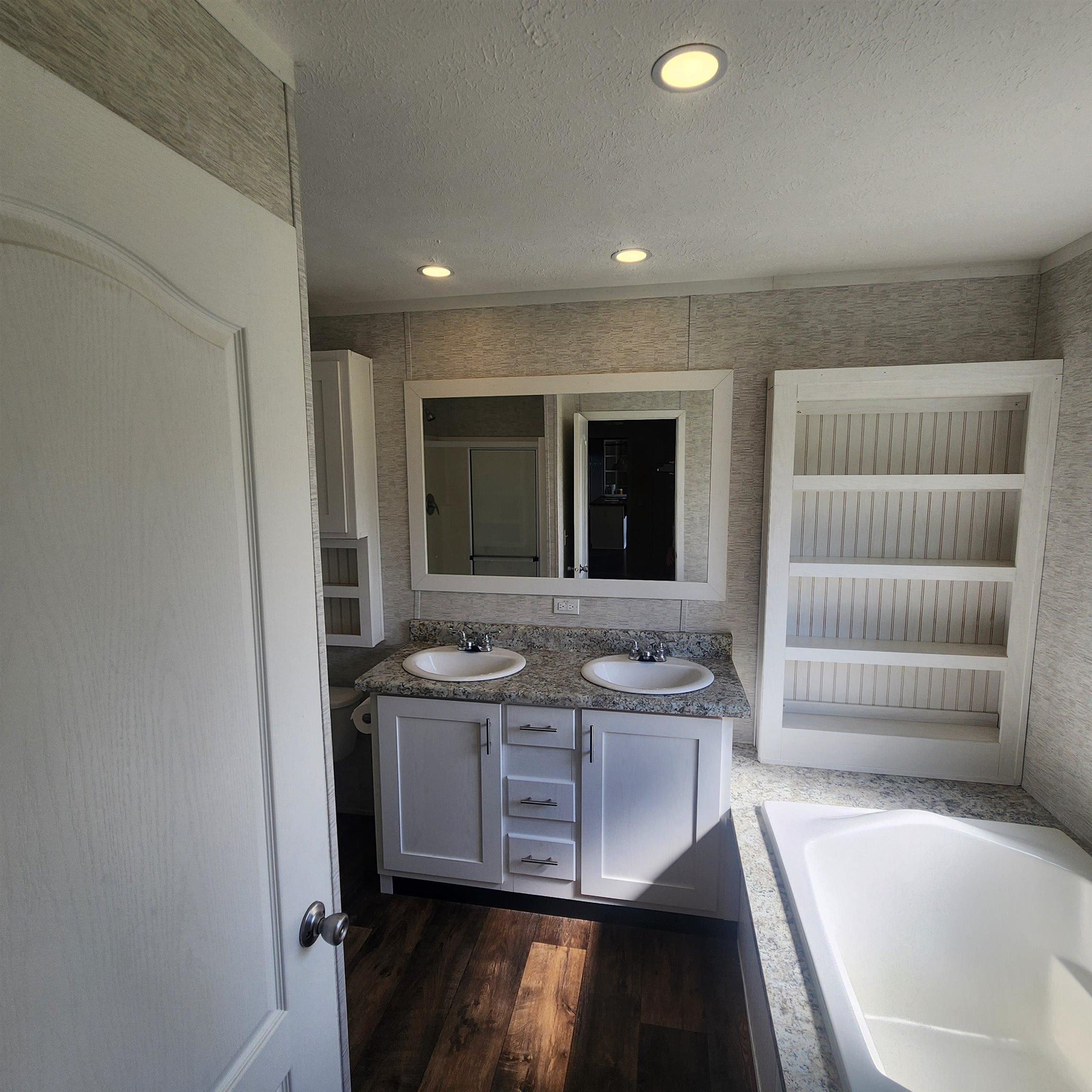 BACKBONE ESTATES - Residential