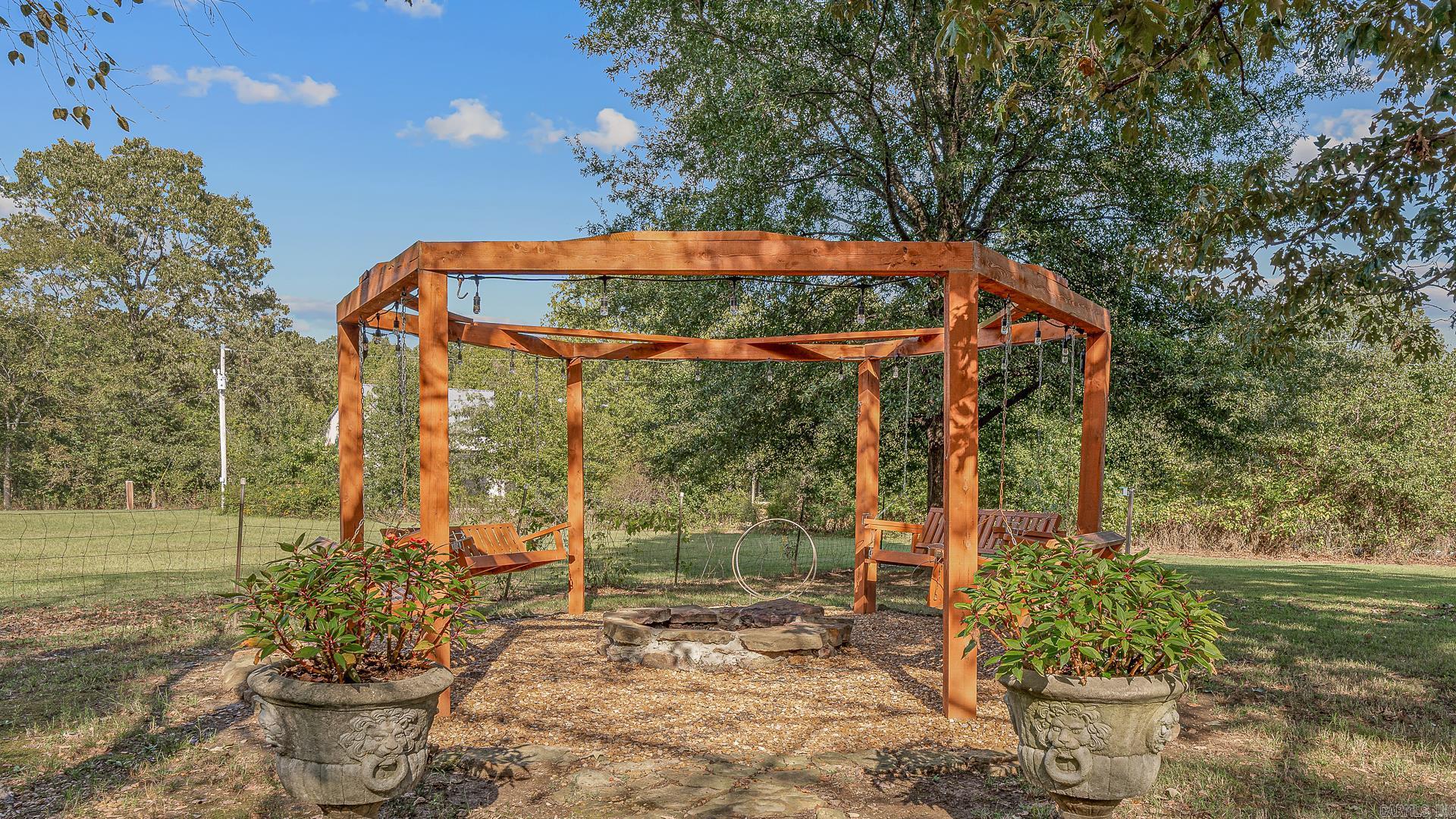 ARKANSAS HGTS - Residential