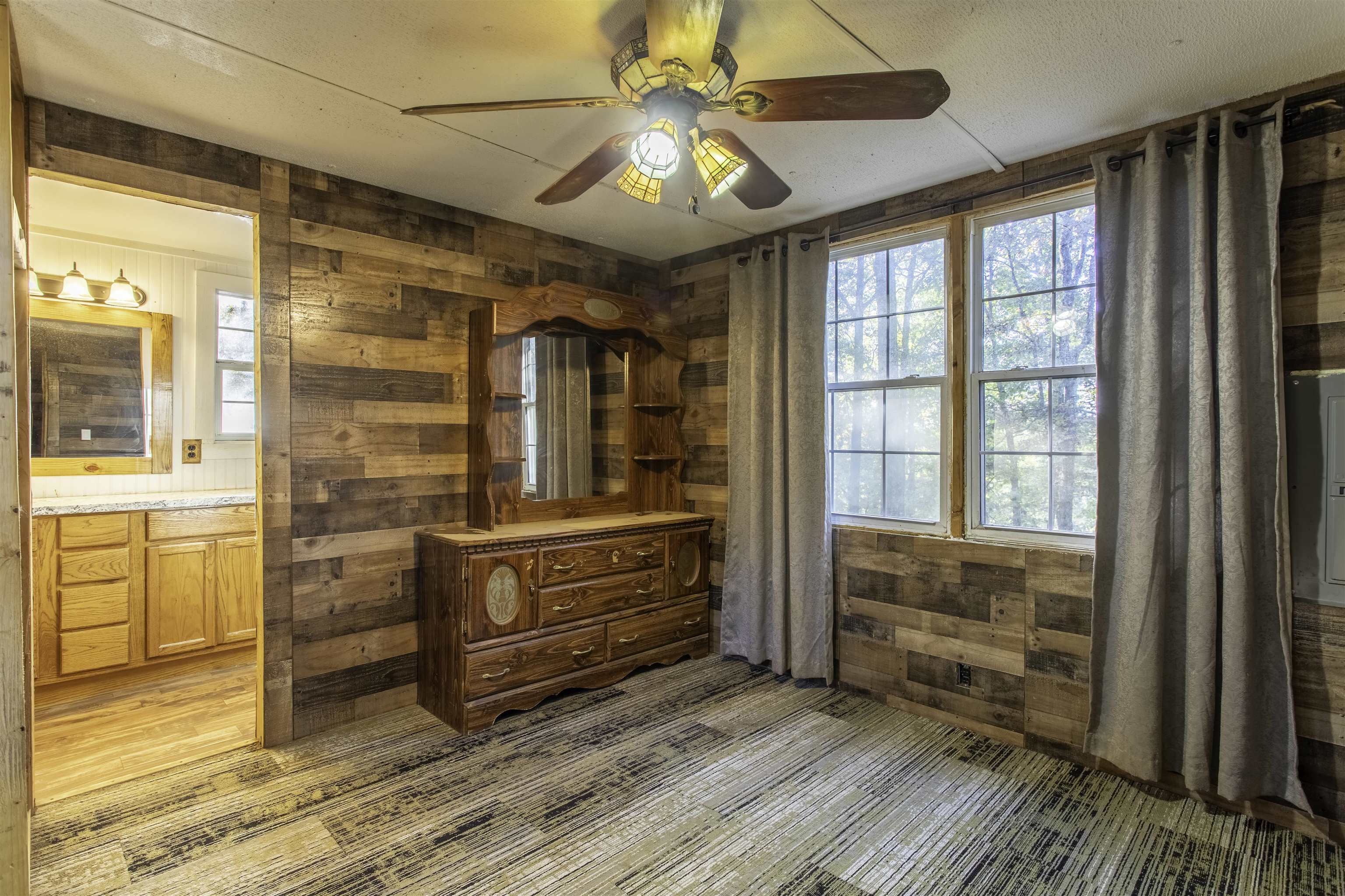 MOUNTAIN VALLEY ESTATES - Residential