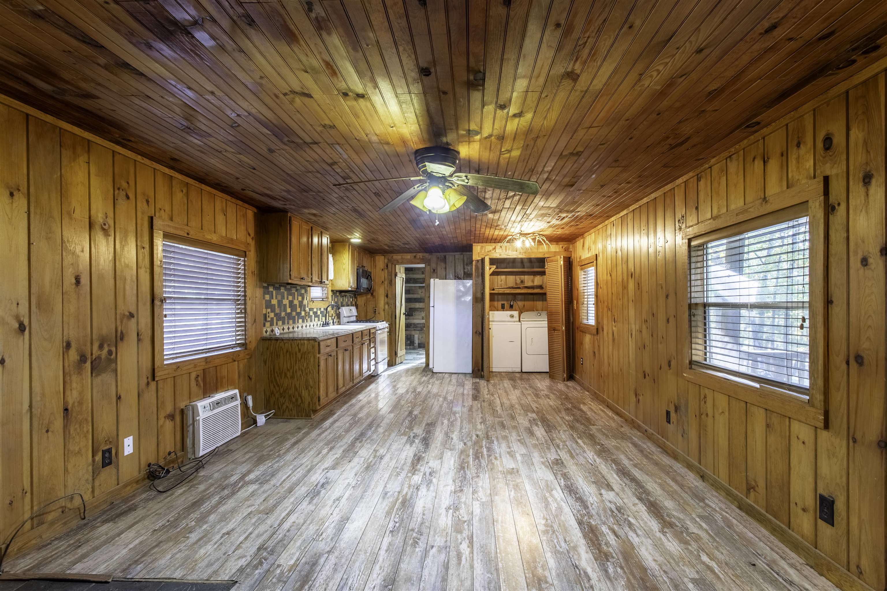 MOUNTAIN VALLEY ESTATES - Residential