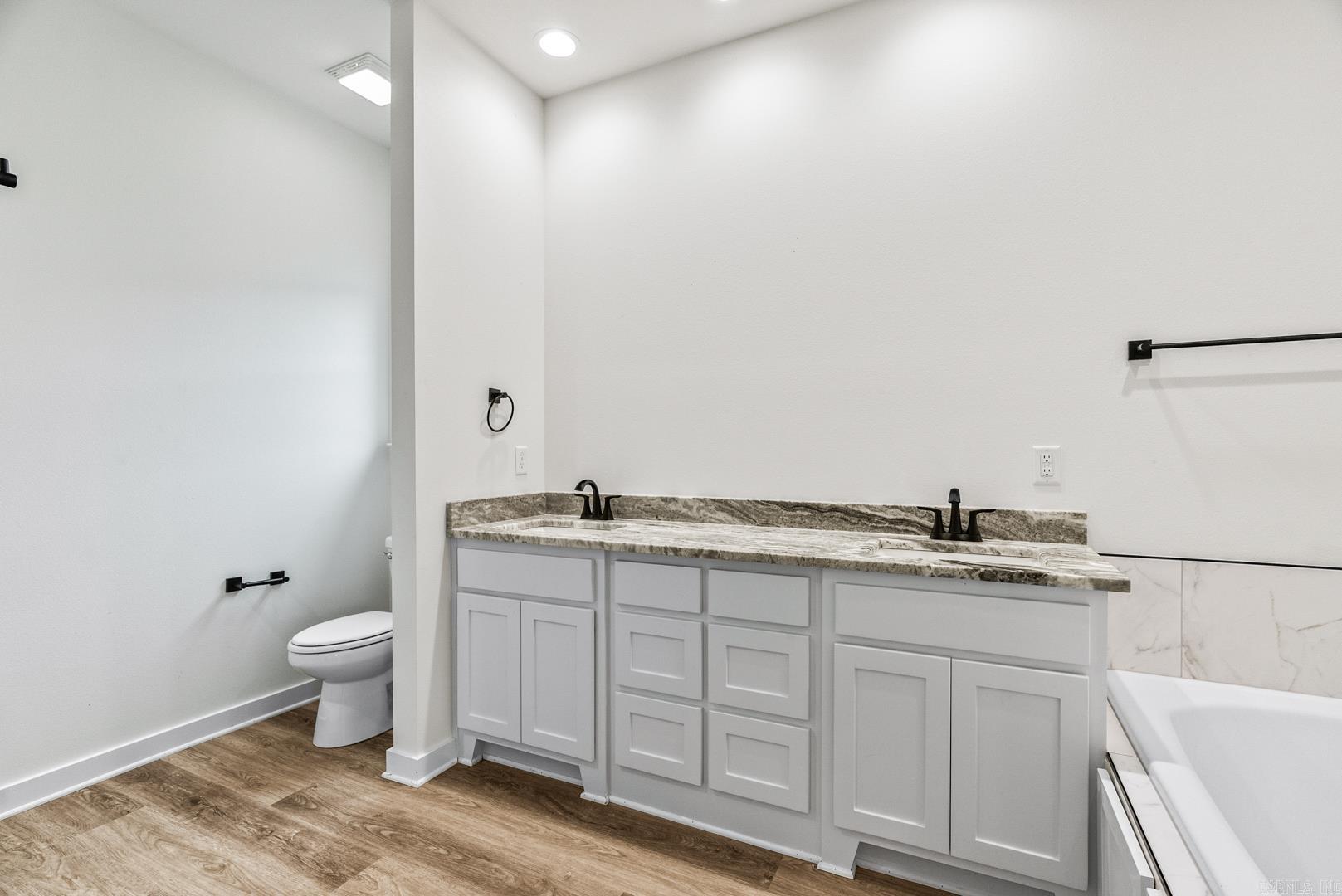 LEWIS COVE - Residential