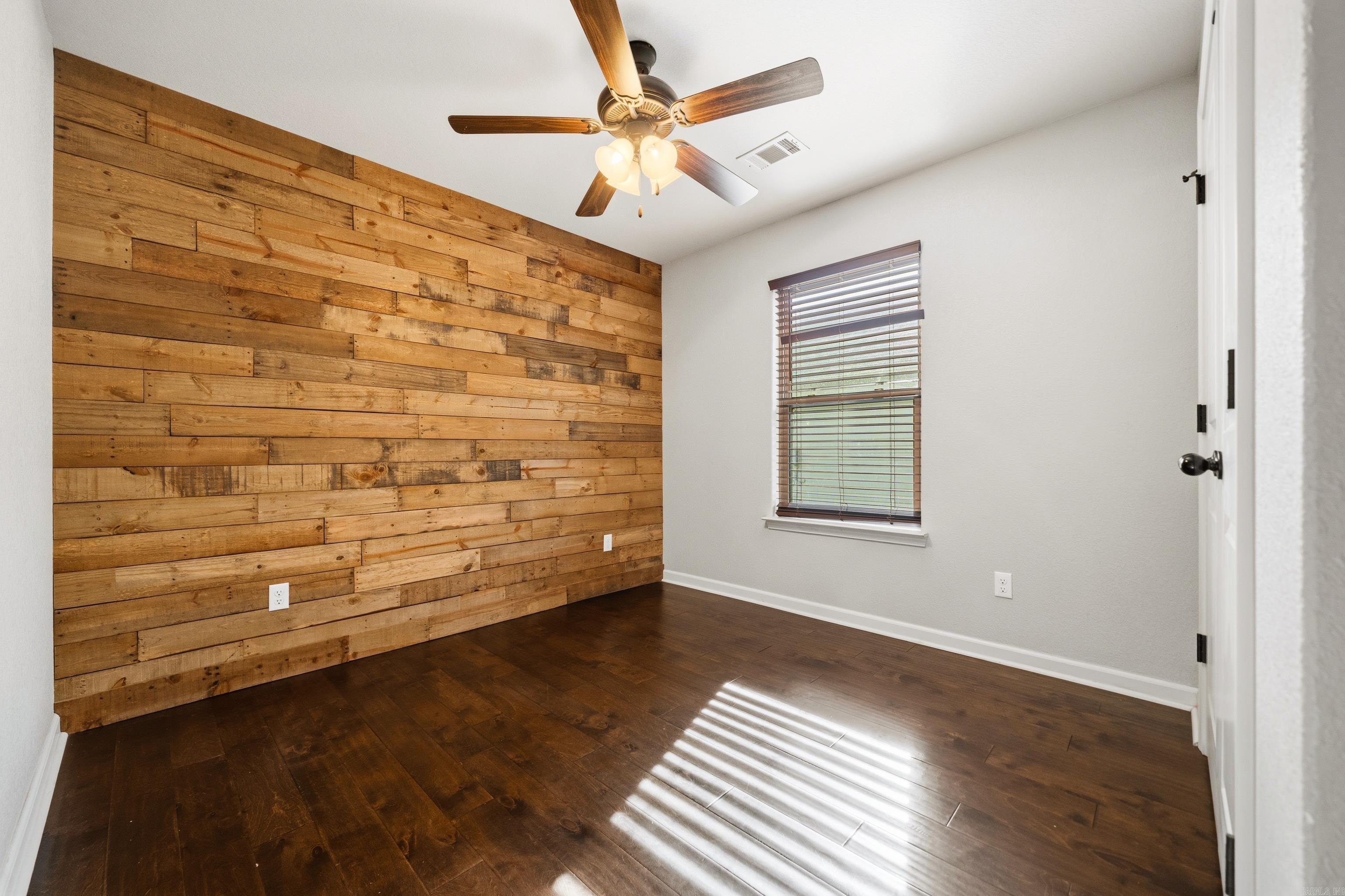 UNPLATTED ACREAGE - Residential