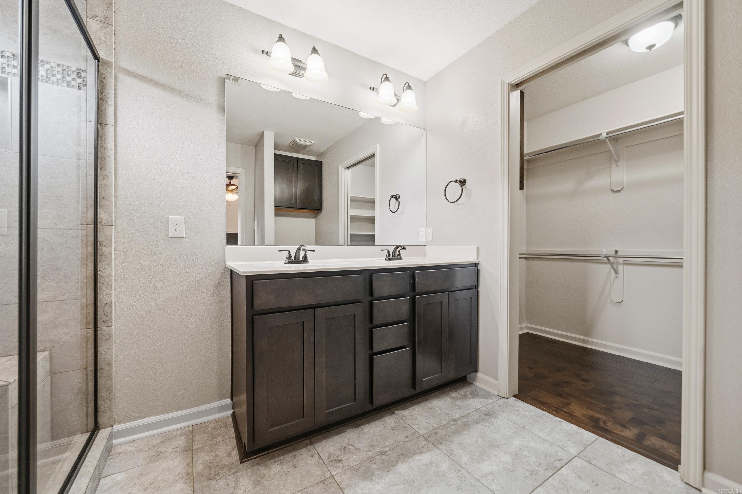 UNPLATTED ACREAGE - Residential