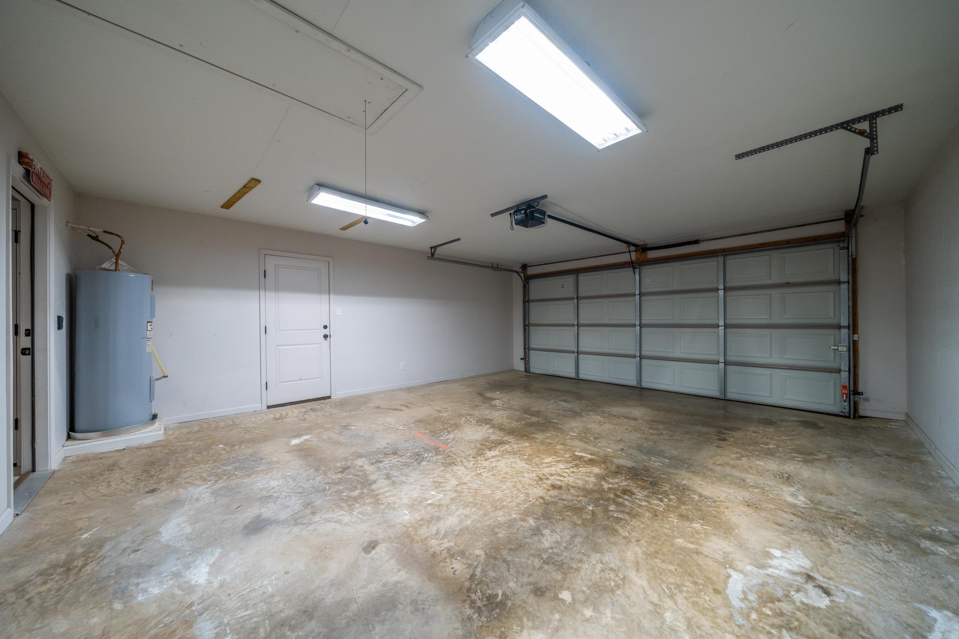 UNPLATTED ACREAGE - Residential