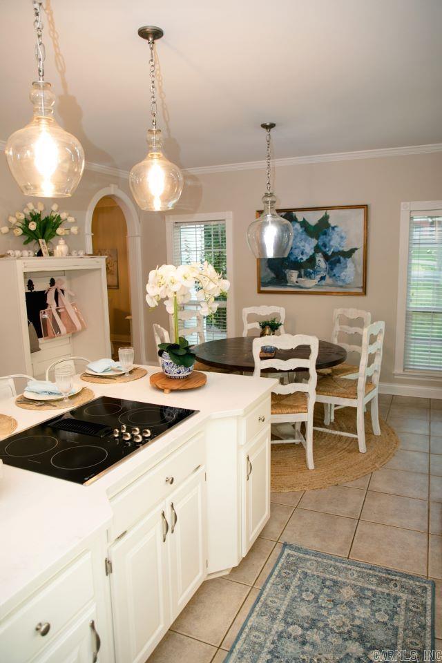 COUNTRY CLUB ESTATES - Residential