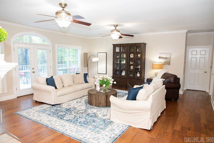 COUNTRY CLUB ESTATES - Residential