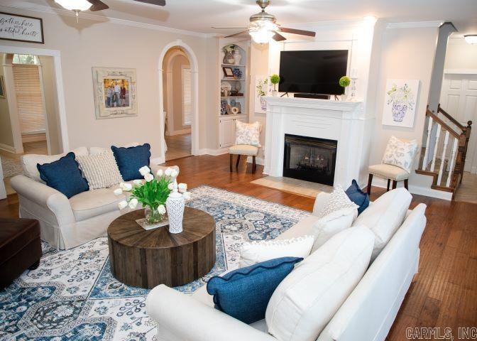 COUNTRY CLUB ESTATES - Residential