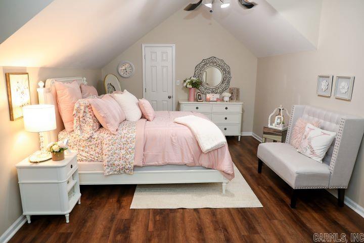COUNTRY CLUB ESTATES - Residential